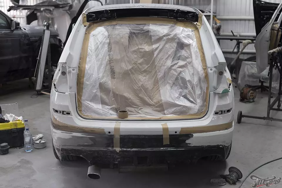 BMW X3. Подгонка и установка обвеса. Полная замена цвета кузова из белого в сине-фиолетовый перламутр.